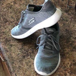 Sketchers Go Run shoes
